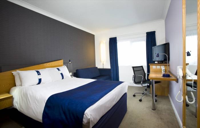  Profile Photos of Holiday Inn Express London - Chingford - North Circular 5 Walthamstow Avenue - Photo 1 of 9