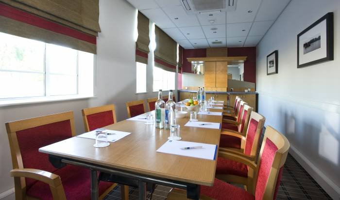  Profile Photos of Holiday Inn Express London - Chingford - North Circular 5 Walthamstow Avenue - Photo 3 of 9