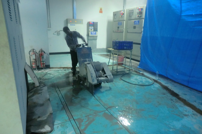Concrete roof slab or ceiling/Floor diamond saw cutting work-using Three phase 1 meter dia circular blade saw cutting machine & without breaker & vibration. Profile Photos of TRITHERM Rcc Concrete Cutting Contractors agencies in Chennai india 13,Anjaneyar koil street,West  saidapet,chennai - Photo 7 of 69