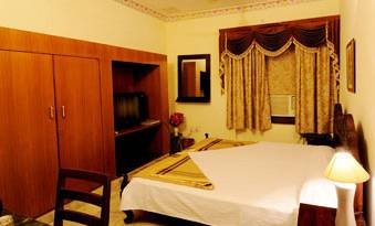  Profile Photos of Laxmi Palace (A Heritage Home) D-194/B, Jagdish Marg - Photo 4 of 9