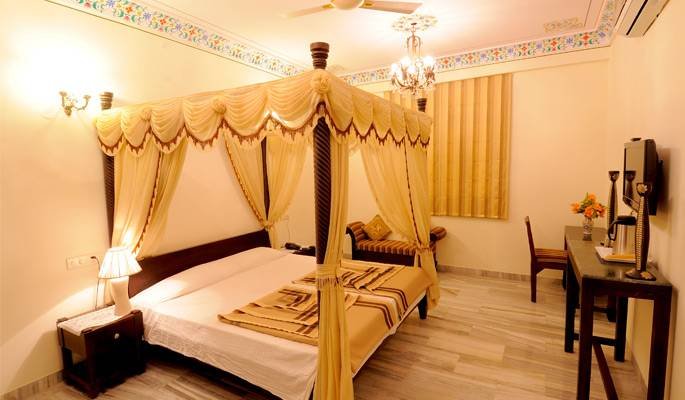 Profile Photos of Laxmi Palace (A Heritage Home) D-194/B, Jagdish Marg - Photo 5 of 9
