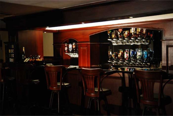  Profile Photos of Budget hotels in kerala Kaniyampuzha Road Vyttila, Kochi - Photo 5 of 9