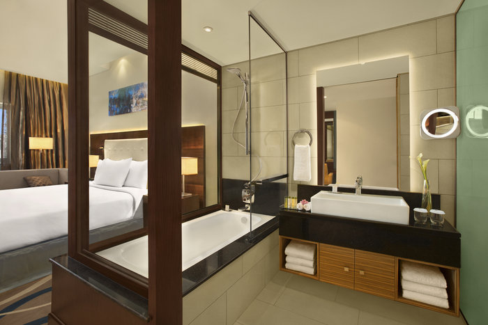 Bathroom Profile Photos of DoubleTree by Hilton Hotel and Residences Dubai Al Barsha Al Barsha Road - Photo 7 of 12