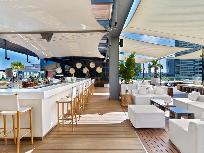 Purobeach Bar at Hilton Diagonal Mar Barcelona Hilton Diagonal Mar Barcelona of Hilton Diagonal Mar Barcelona Passeig del Taulat 262-264 - Photo 25 of 33