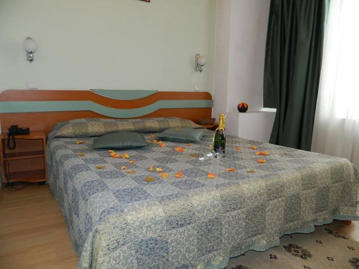                                 Profile Photos of HOTEL ELIZEU Elizeu, nr 11-13, sector 1 - Photo 6 of 9
