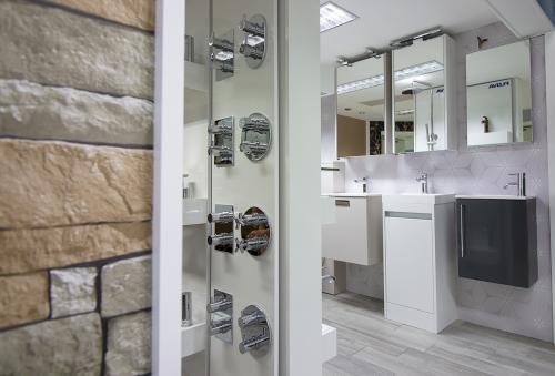  New Album of & So to Bathe 37 East Street - Photo 2 of 3