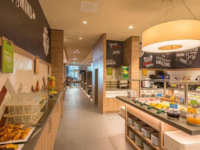  New Album of Hampton by Hilton Frankfurt City Centre East GrusonstraÃŸe 4 - Photo 6 of 11