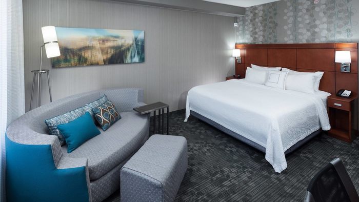  Profile Photos of Courtyard by Marriott Phoenix Chandler/Fashion Center 1100 South Price Road - Photo 3 of 12