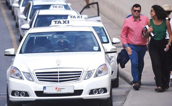  New Album of Taxi Service in Chicago - Rosemont Elite Taxi 7051 Barry St, Rosemont, IL - Photo 4 of 4