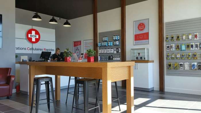  Profile Photos of RÃ©parations Cellulaires Rapides Joliette (RCR Joliette) 850, Firestone Blvd., Suite 109 - Photo 7 of 9