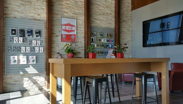  Profile Photos of RÃ©parations Cellulaires Rapides Joliette (RCR Joliette) 850, Firestone Blvd., Suite 109 - Photo 1 of 9