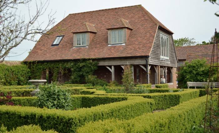  Profile Photos of Jacques Court Design & Build Ltd Jacques Court Farmhouse, Romney Road - Photo 7 of 8