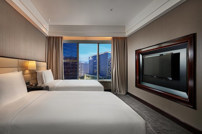 Executive Suite at Hilton Shanghai Hongqiao Guest Rooms of Hilton Shanghai Hongqiao No. 1116 Hong Song East Rd - Photo 17 of 17