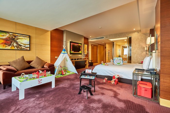 Kids Suite at Hilton Shanghai Hongqiao Guest Rooms of Hilton Shanghai Hongqiao No. 1116 Hong Song East Rd - Photo 8 of 17