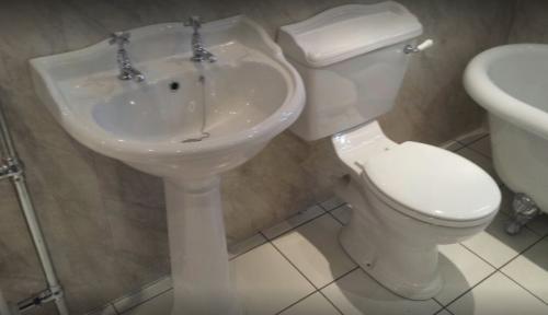  Profile Photos of Clifton Trade Bathrooms Chester Unit 7, Hartford Way, Sealand Industrial Estate - Photo 4 of 4