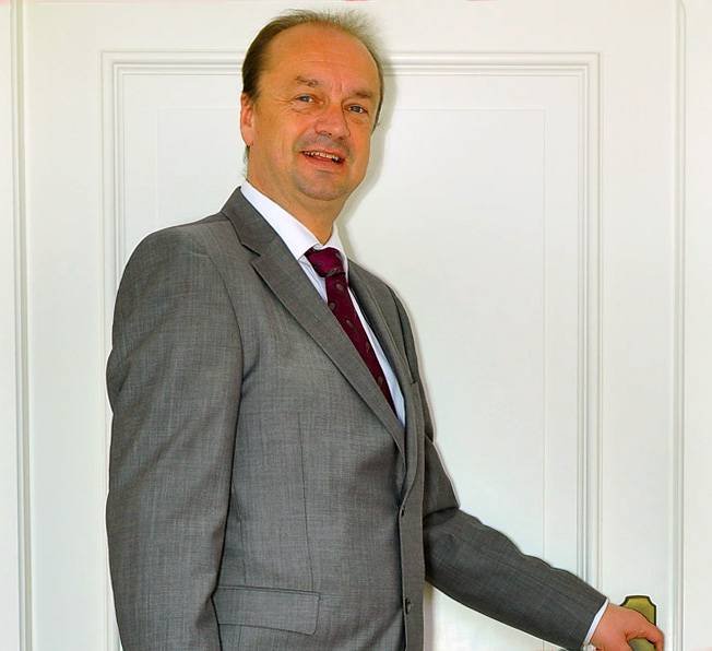  Profile Photos of Norbert Schaller Immobilien DeutschherrnstraÃŸe 47 - Photo 2 of 12
