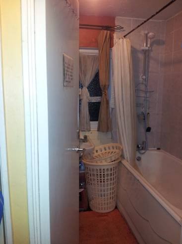  Profile Photos of Barking Guesthouse 292 Bastable Avenue - Photo 9 of 13