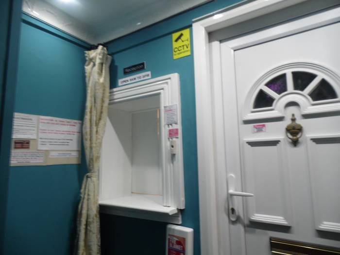  Profile Photos of Barking Guesthouse 292 Bastable Avenue - Photo 10 of 13