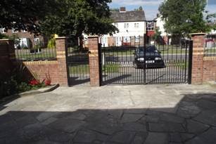  Profile Photos of Barking Guesthouse 292 Bastable Avenue - Photo 12 of 13