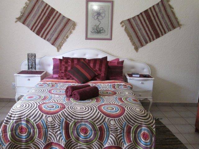 Room 3 - Standard Room Profile Photos of Bendor Bayete Self Catering Accommodation 39 Pierre Street, Bendor - Photo 3 of 9