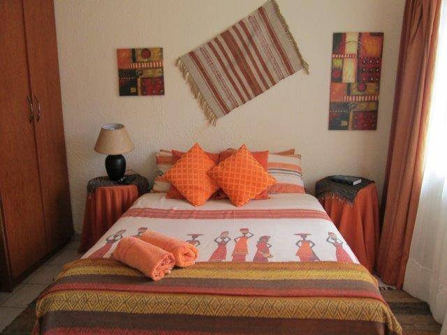 Room 4 - Standard Room Profile Photos of Bendor Bayete Self Catering Accommodation 39 Pierre Street, Bendor - Photo 4 of 9