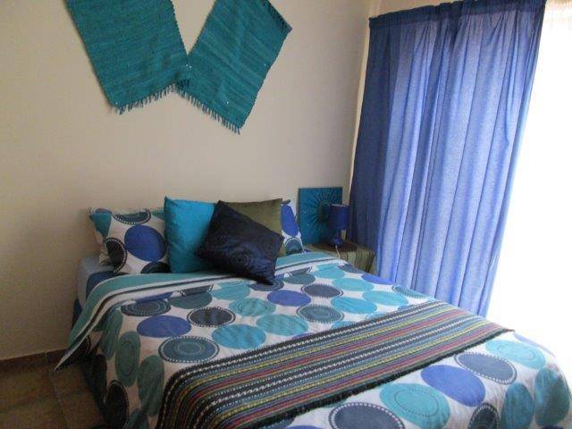 Room 7 - Family Room Profile Photos of Bendor Bayete Self Catering Accommodation 39 Pierre Street, Bendor - Photo 7 of 9