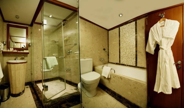 Maharajas Express Washroom Profile Photos of Maharajas Express 9th Floor, Bank of Baroda Building, 16 Parliament Street, - Photo 8 of 10