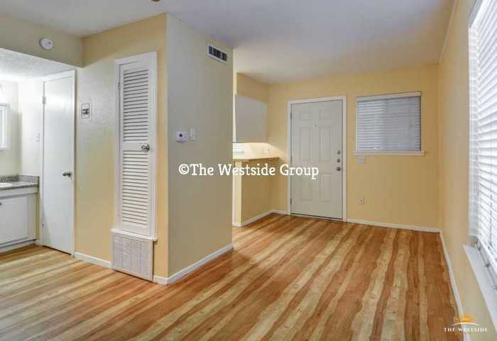 Student Apartments Studio Floor Plan Monticello Studios at Hyde Park Photos of Monticello Studios at Hyde Park 306 W 38th St - Photo 4 of 8