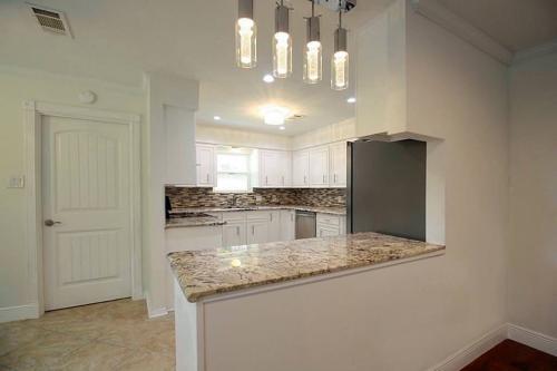  Profile Photos of Full House Remodeling Sugar Land TX 5422 Santa Chase Ln. - Photo 3 of 4