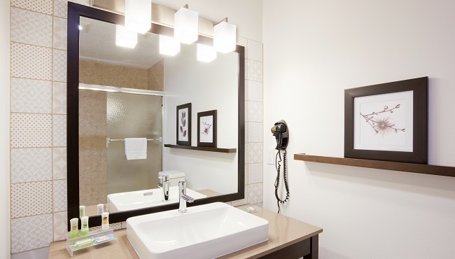  Profile Photos of Country Inn & Suites by Radisson, Chippewa Falls, WI 1021 West Park Avenue - Photo 2 of 8