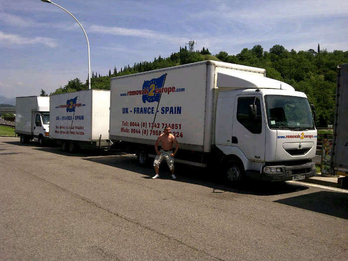  Profile Photos of Removals2Europe Lodoe, Copthorne Common Road - Photo 3 of 13