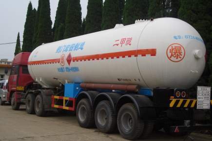Tanker Trailer<br />
Aluminium Tanker Trailer<br />
Steel Tanker Trailer<br />
Stainless Steel Tanker Trailer<br />
Chemical Tanker Trailer<br />
LNG Tanker Trailer<br />
CNG Tanker Trailer Profile Photos of Sino Motor / Low Bed Trailer / Low Loader Trailer / Tanker Trailer / Equipment Trailer No.99 Xianwei Road - Photo 6 of 44