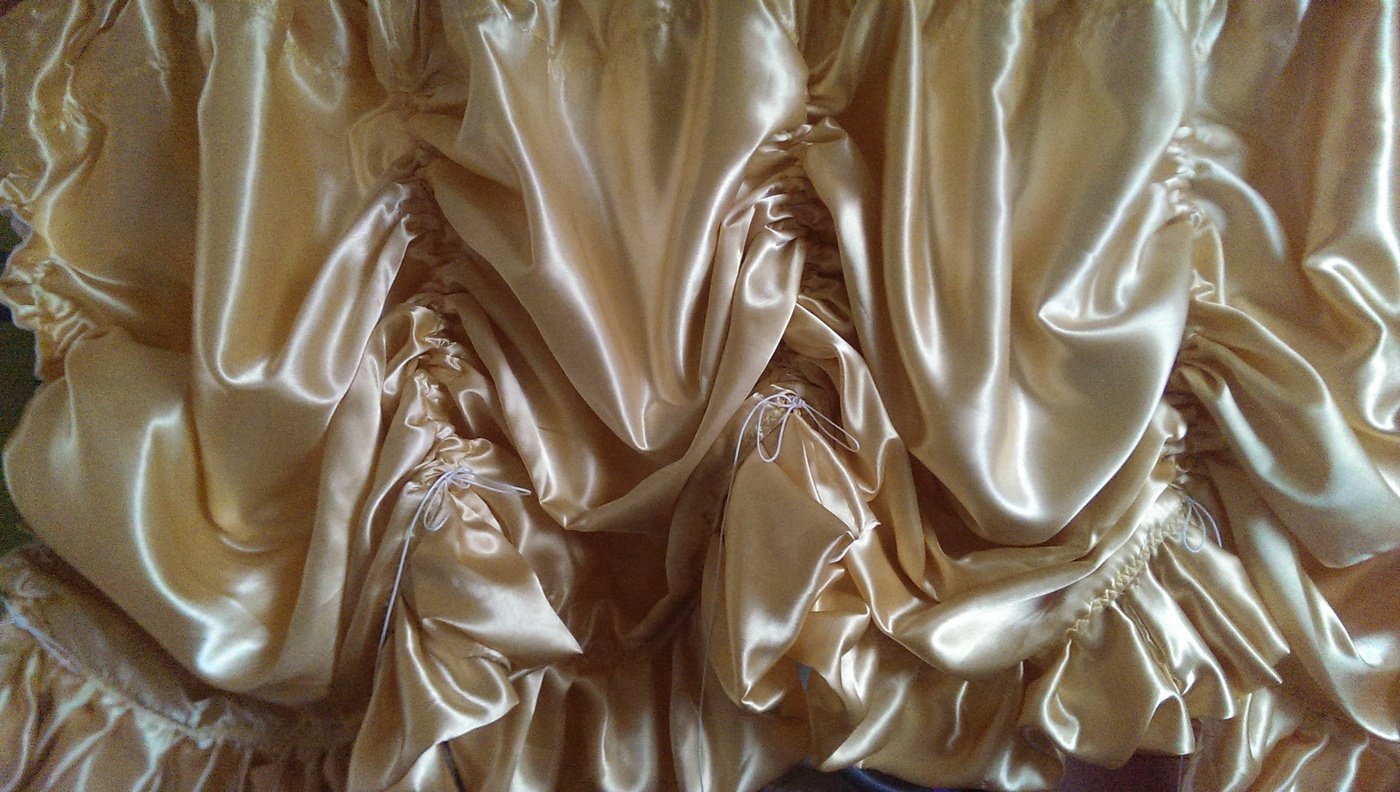 MANUAL SILKY SATIN / FABRIC AUSTRIAN BLINDS
