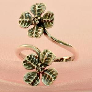 Buy online Ring 